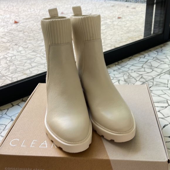 NWT Dolce Vita Linza Booties in Ivory Leather - Picture 5 of 6